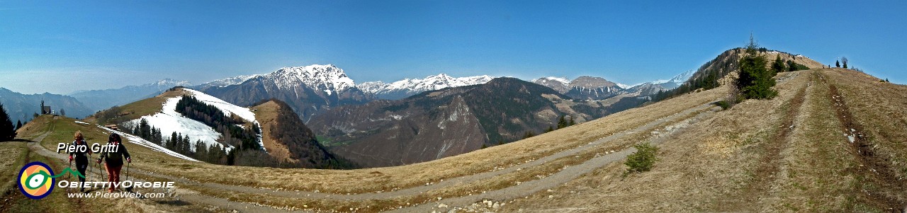 41 Panoramica salendo dalla Cappella Alpina .jpg